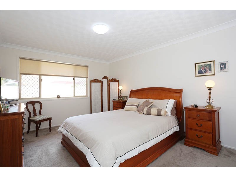 8 Silkyoak Court, Burleigh Waters QLD 4220