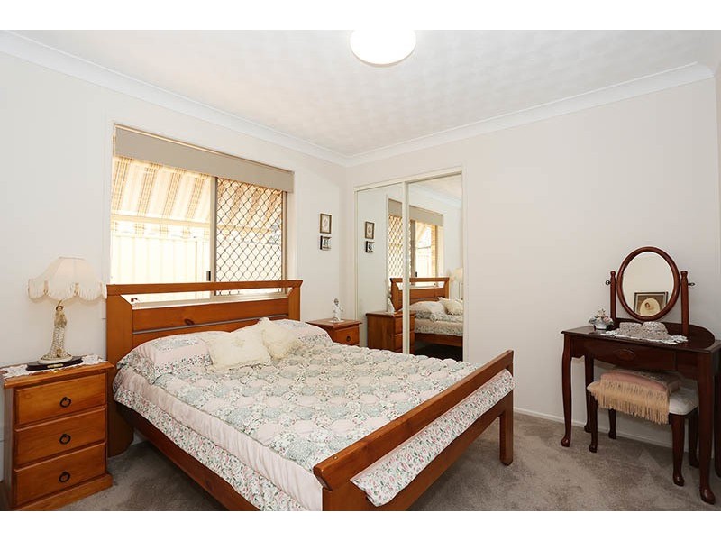 8 Silkyoak Court, Burleigh Waters QLD 4220