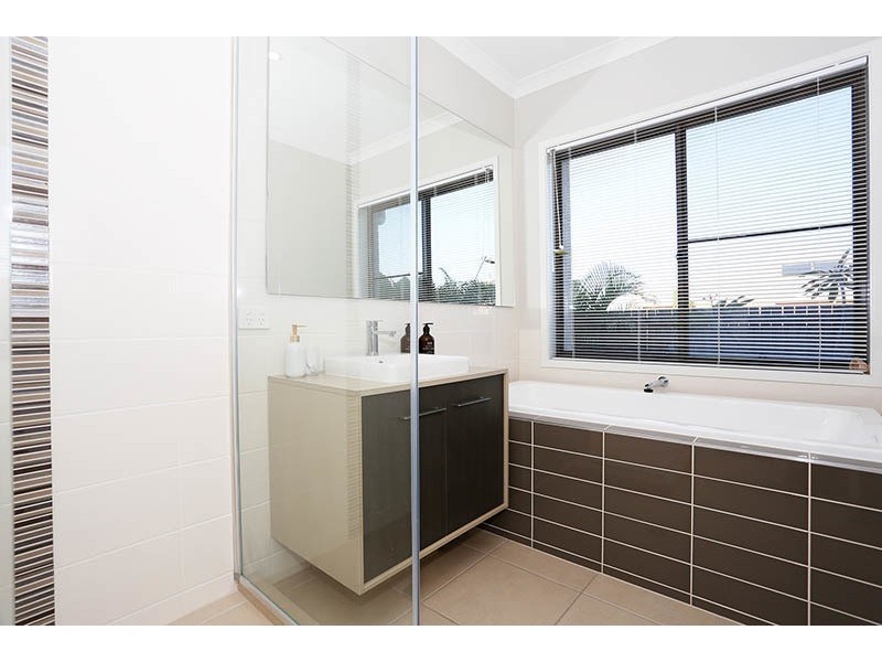 10 Oakover Avenue, Ormeau Hills QLD 4208