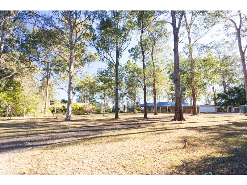 33-35  Errol Court, Cedar Grove QLD 4285