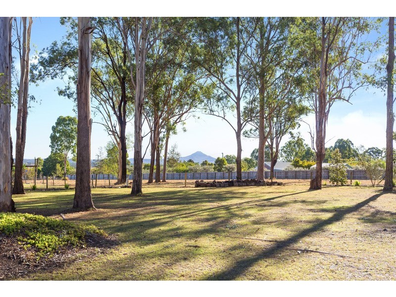 33-35  Errol Court, Cedar Grove QLD 4285
