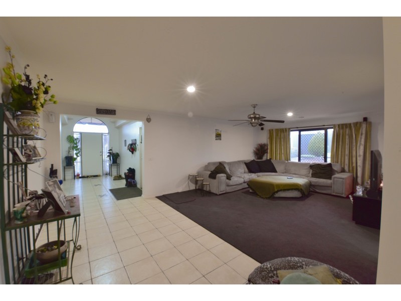 14 Clover Court, Romsey VIC 3434