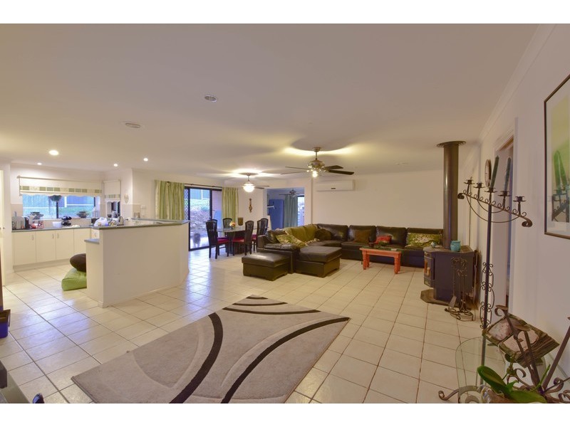 14 Clover Court, Romsey VIC 3434