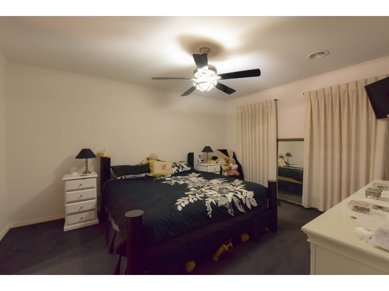 14 Clover Court, Romsey VIC 3434