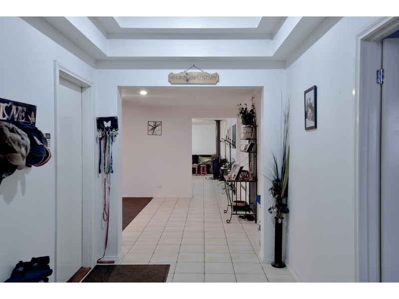 14 Clover Court, Romsey VIC 3434