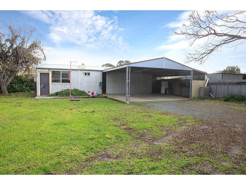 102 Mackay Street, Rochester VIC 3561