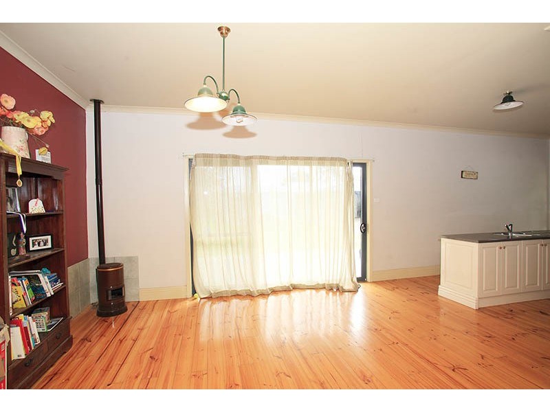 102 Mackay Street, Rochester VIC 3561