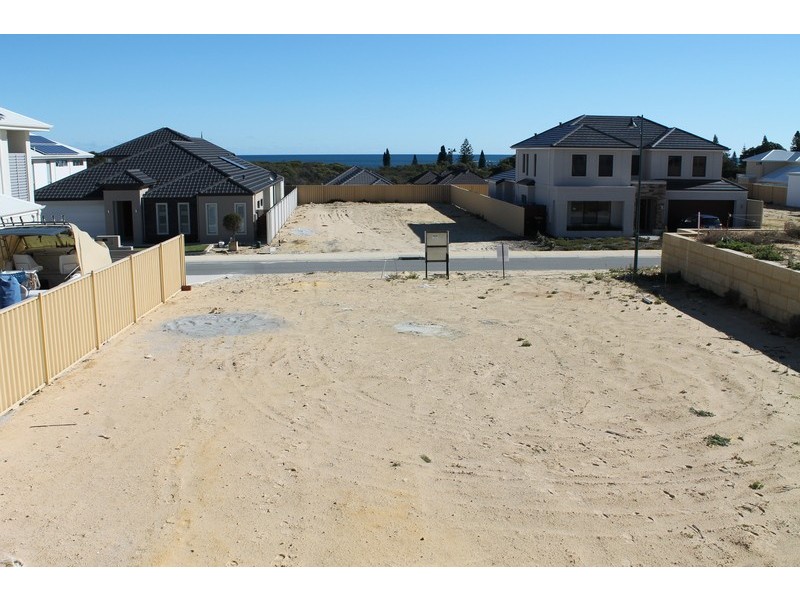 57 Blackpool Promenade, Iluka WA 6028