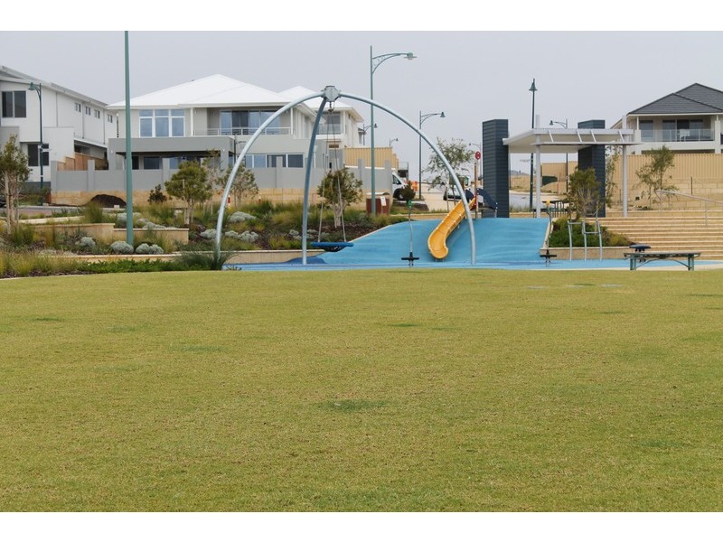 57 Blackpool Promenade, Iluka WA 6028