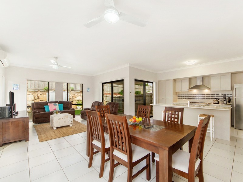 45 Sears Parade, North Lakes QLD 4509