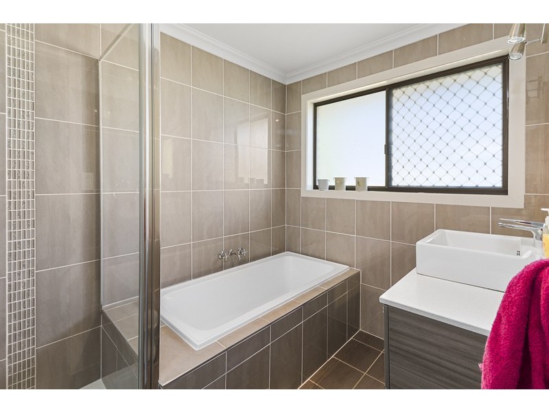 90 Lyndon Way, Karalee QLD 4306