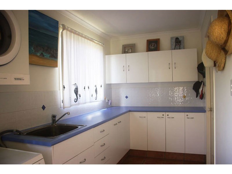 24 Chantelle Circuit, Coral Cove QLD 4670