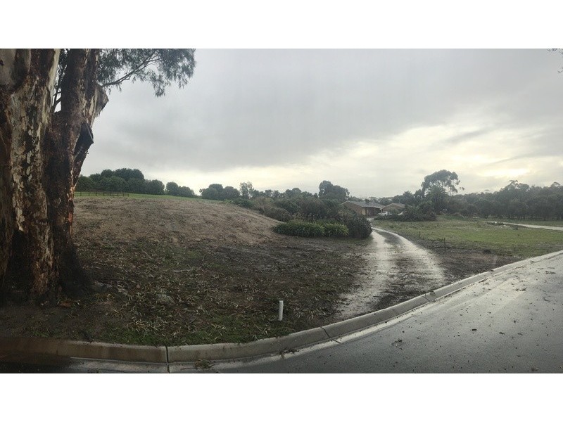 5 Oaks Court, Lysterfield South VIC 3156