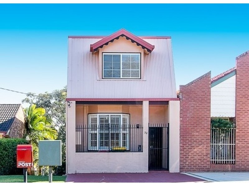 32 Garden Grove Parade, Adamstown Heights NSW 2289