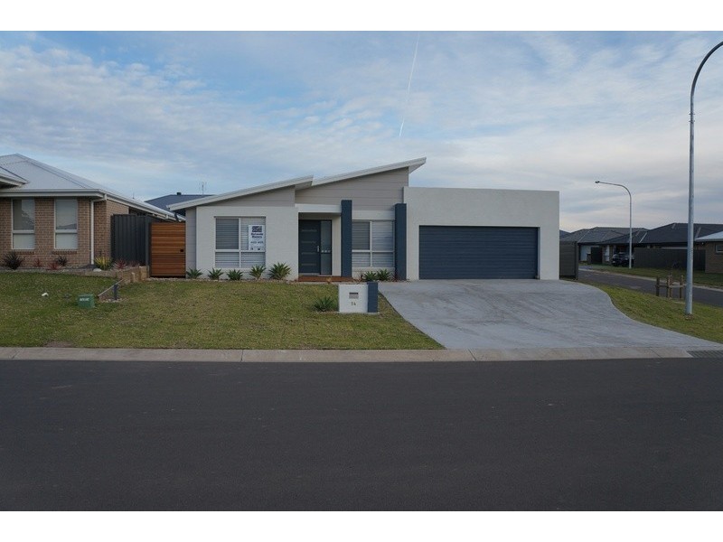 24 Wattlebird Road, South Nowra NSW 2541
