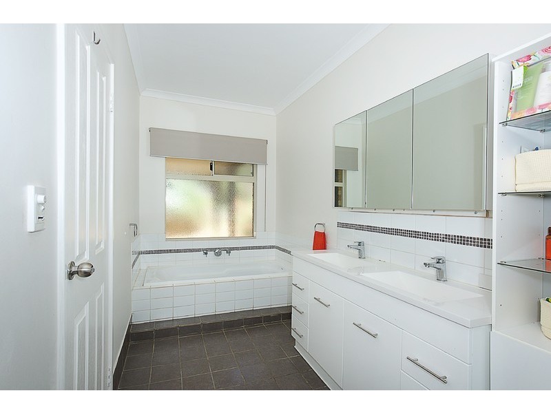 2 Woodsong Close, Falcon WA 6210