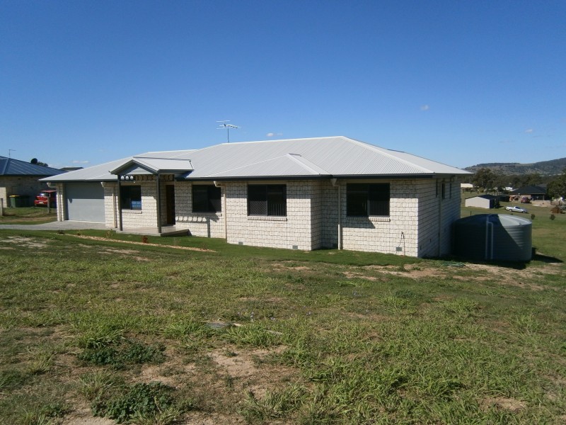 37 Nagle Cres, Hatton Vale QLD 4341