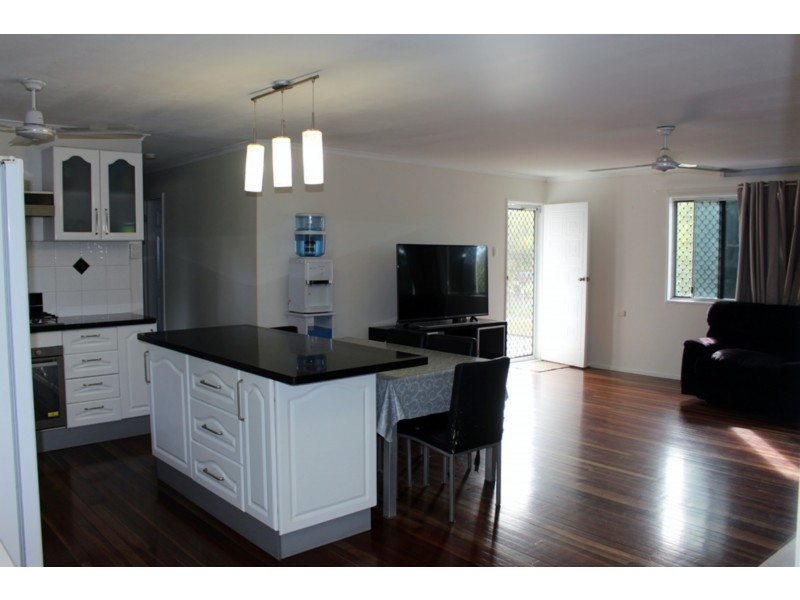 9 Marcus Street, Rasmussen QLD 4815