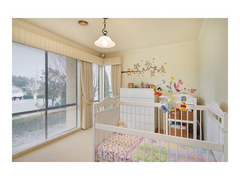 10 Yeomans Place, Kooringal NSW 2650