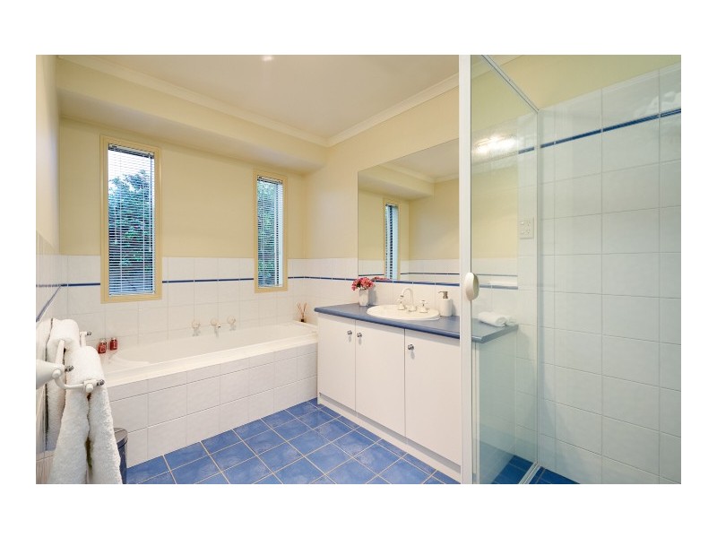 10 Yeomans Place, Kooringal NSW 2650