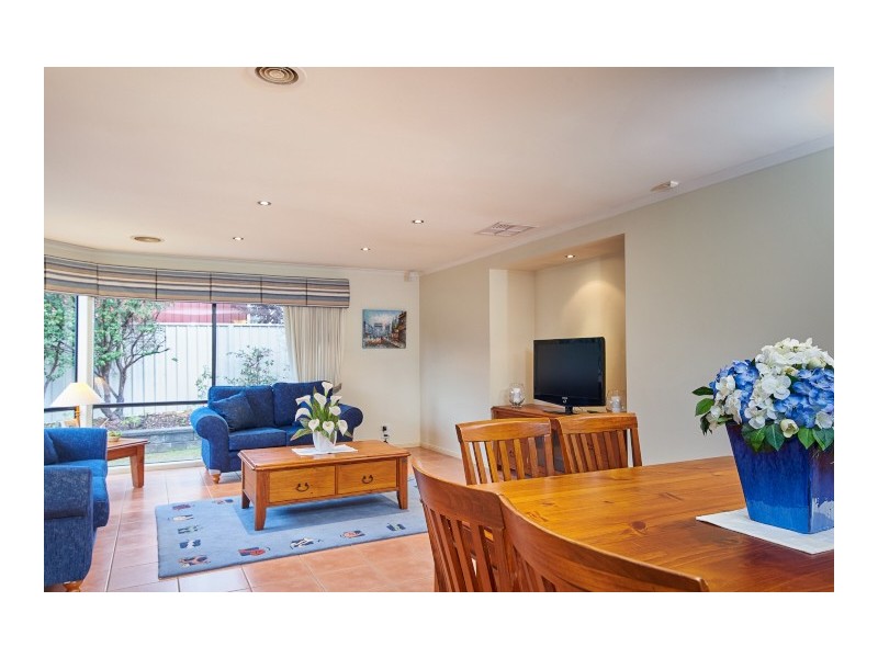 10 Yeomans Place, Kooringal NSW 2650