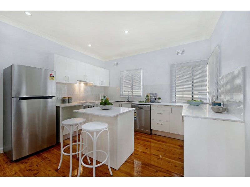 12 Ronald St, Campbelltown NSW 2560