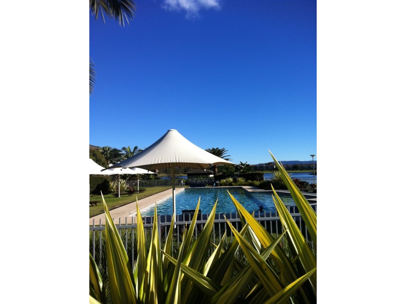 8112 Magnolia Gardens Court, Hope Island QLD 4212