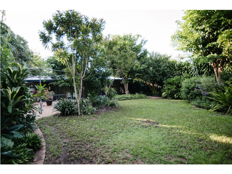 36 Chin Gong crt, Driver NT 0830