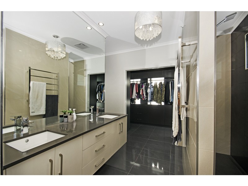 13 Addington Street, Burdell QLD 4818