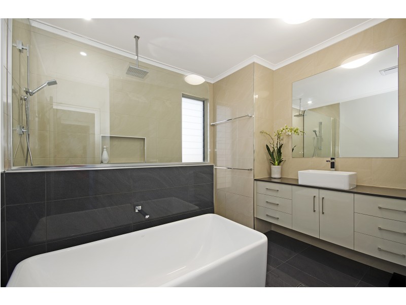 13 Addington Street, Burdell QLD 4818