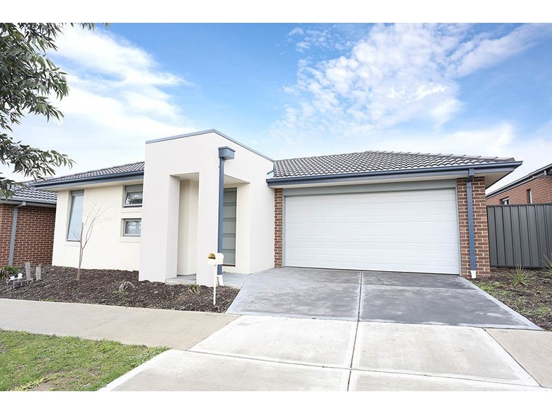 19 Versant Drive, Craigieburn VIC 3064