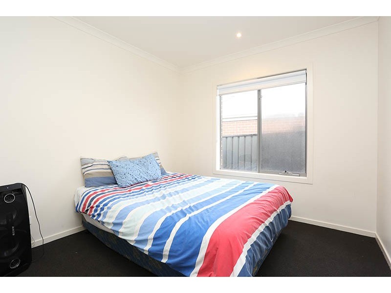 19 Versant Drive, Craigieburn VIC 3064