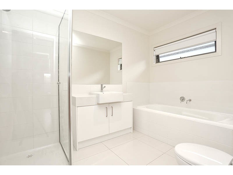 19 Versant Drive, Craigieburn VIC 3064