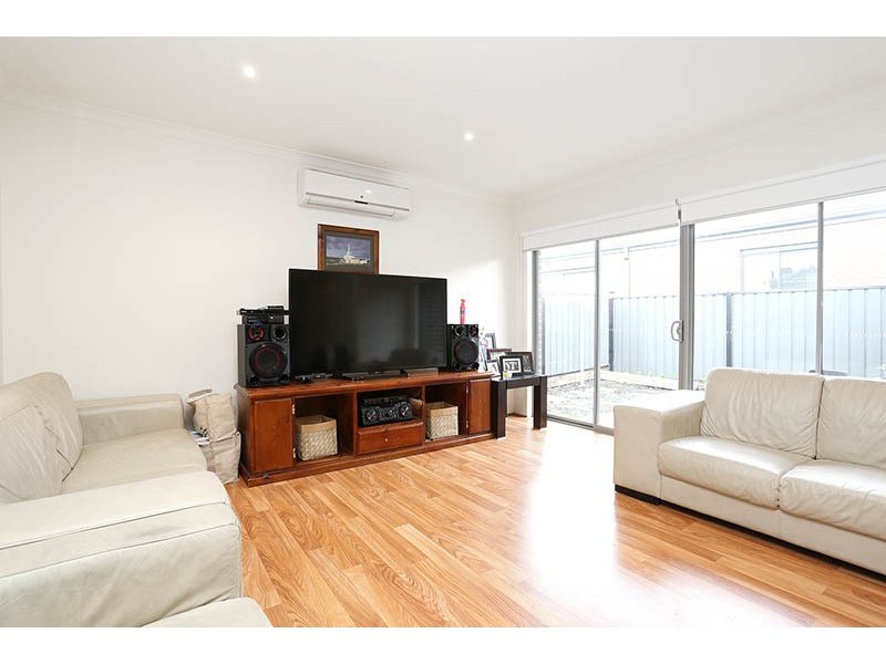 19 Versant Drive, Craigieburn VIC 3064