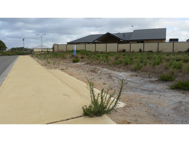 12 Moonlight Cres, Jurien Bay WA 6516