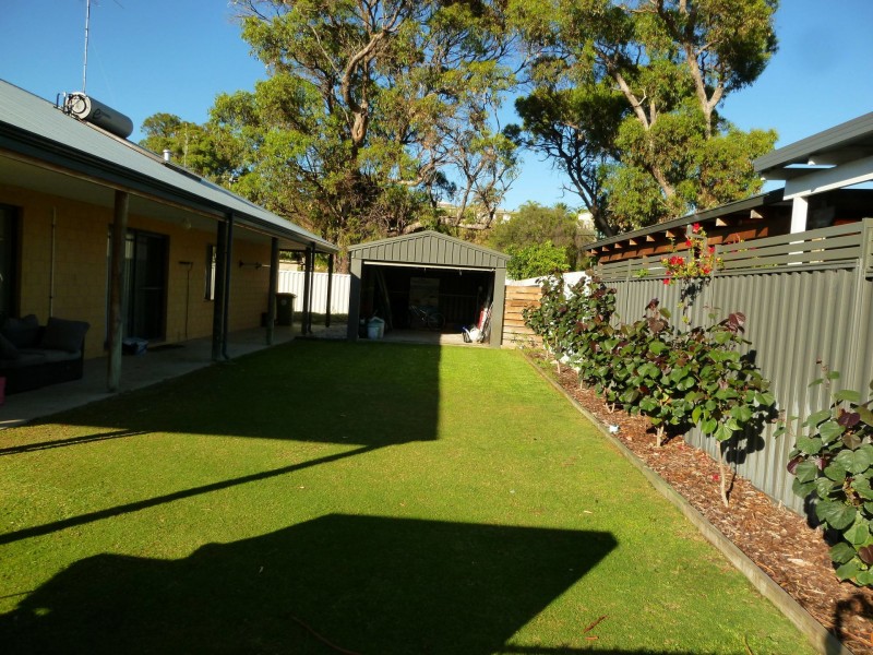 14 Partington Cres, Binningup WA 6233