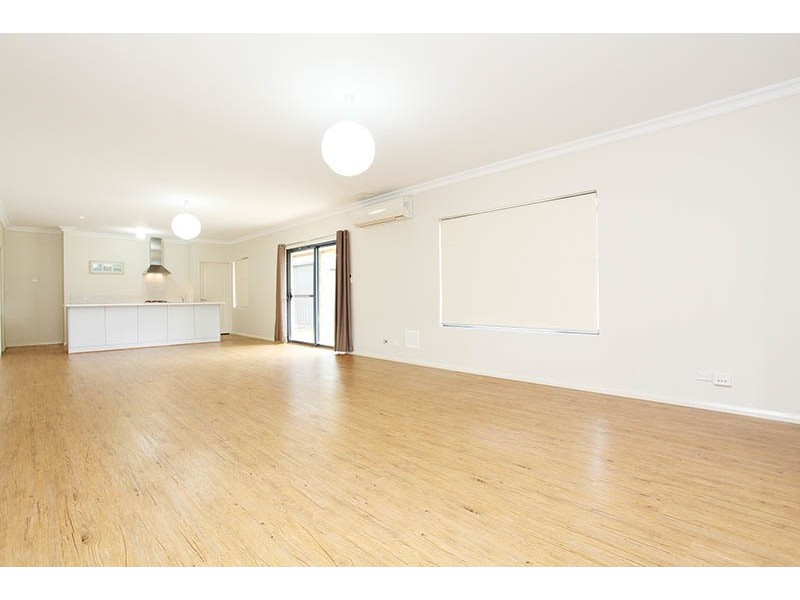 14 Partington Cres, Binningup WA 6233