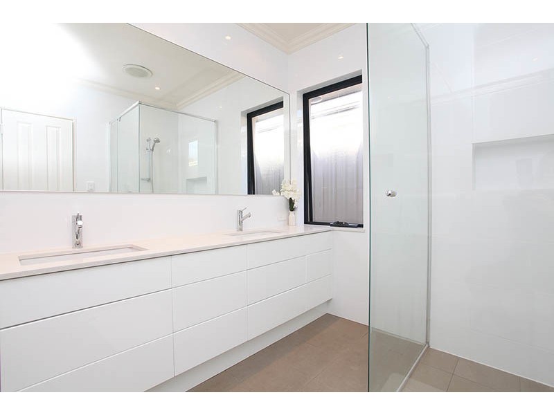 37 Conochie Crescent, Manning WA 6152