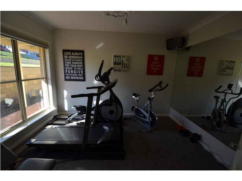 8 Liam Circuit, Beaconsfield VIC 3807