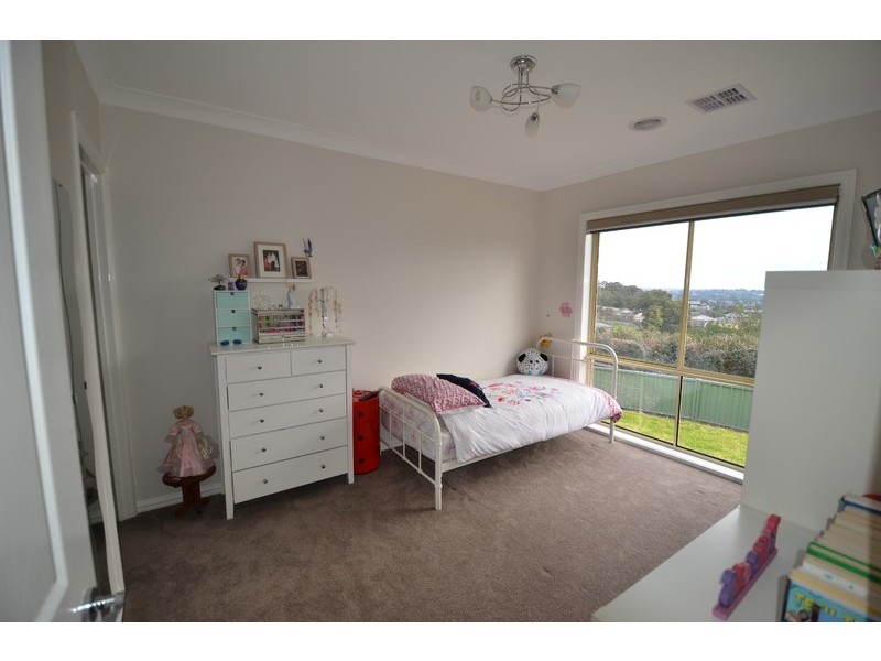 8 Liam Circuit, Beaconsfield VIC 3807