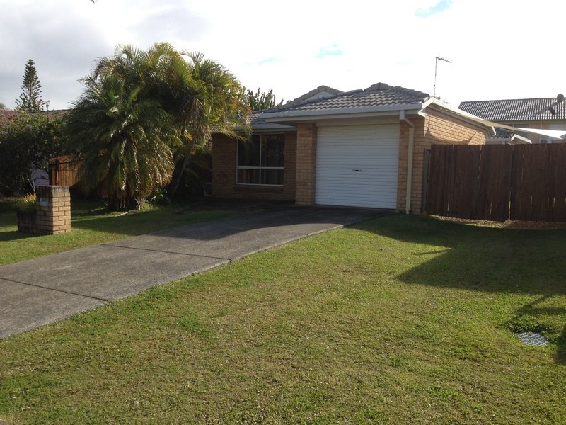 89 Southlake Drive, Varsity Lakes QLD 4227