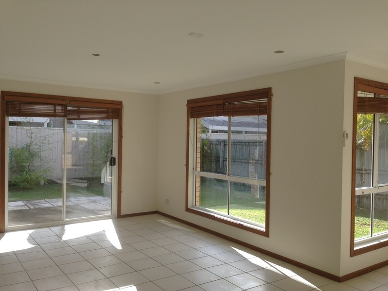 89 Southlake Drive, Varsity Lakes QLD 4227