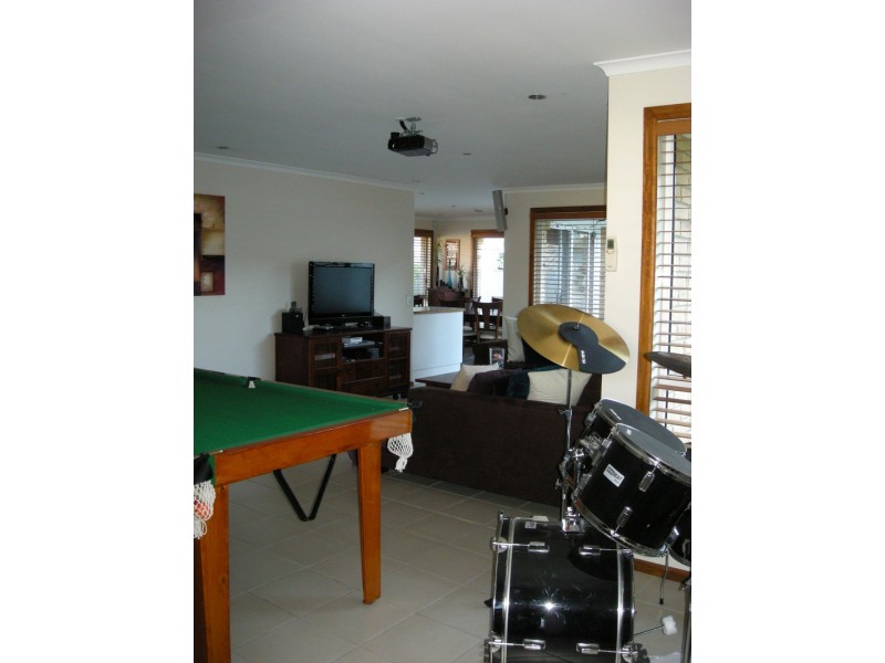 89 Southlake Drive, Varsity Lakes QLD 4227