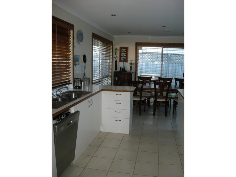 89 Southlake Drive, Varsity Lakes QLD 4227