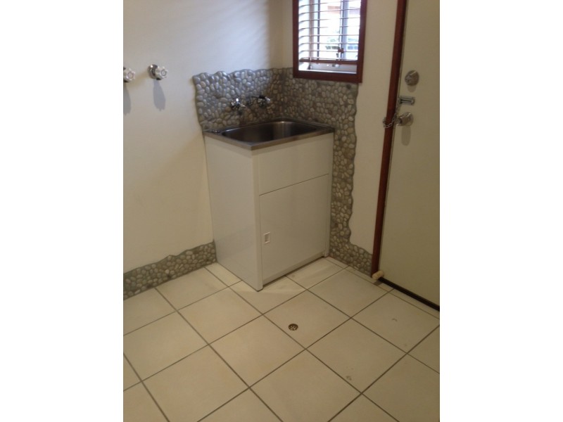 89 Southlake Drive, Varsity Lakes QLD 4227