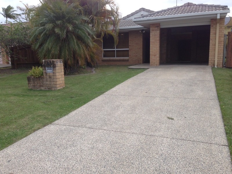 89 Southlake Drive, Varsity Lakes QLD 4227