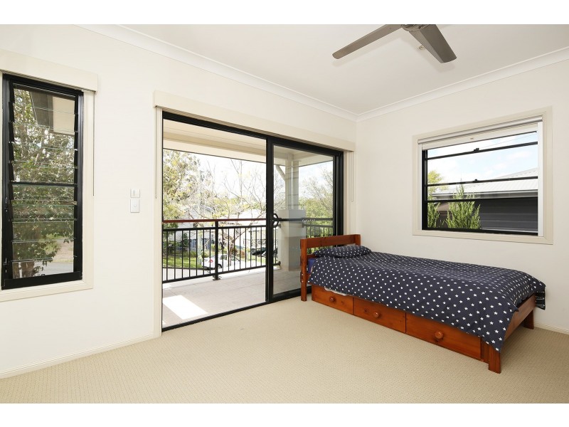 17 Burns Street, Indooroopilly QLD 4068