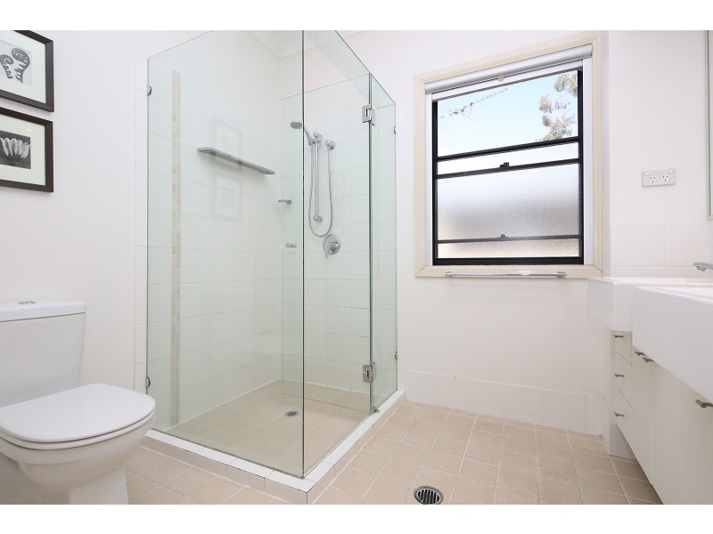 17 Burns Street, Indooroopilly QLD 4068