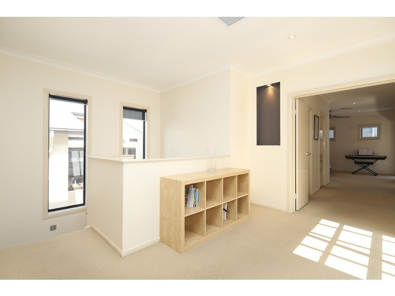 17 Burns Street, Indooroopilly QLD 4068