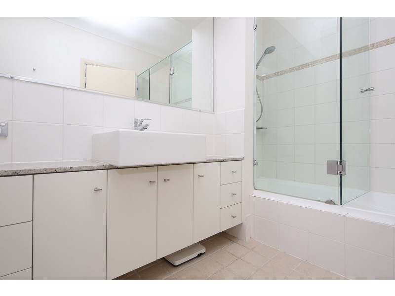 17 Burns Street, Indooroopilly QLD 4068